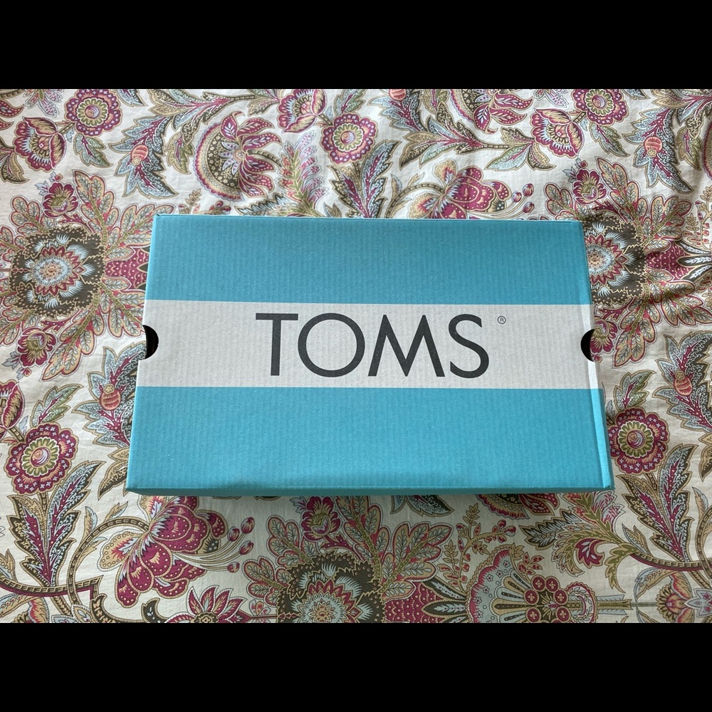 Great Tom’s Slip-on’s